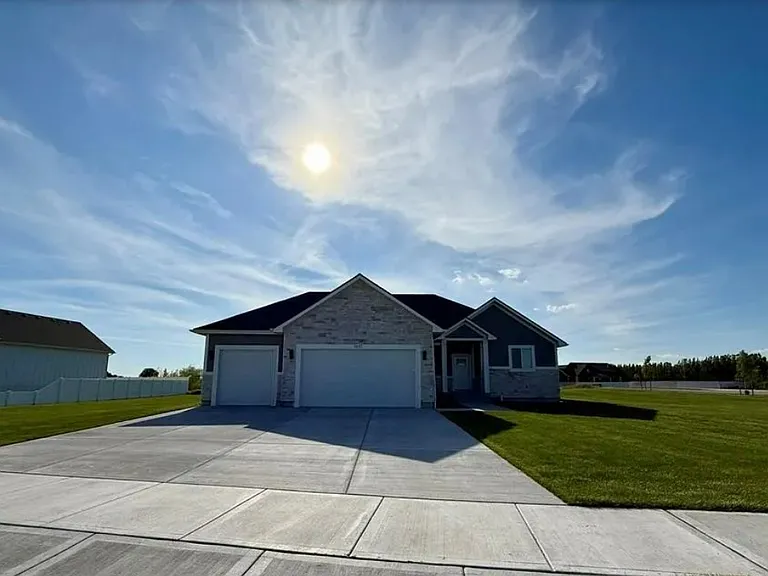 5622 Glass Mountain Blvd — Photo 2