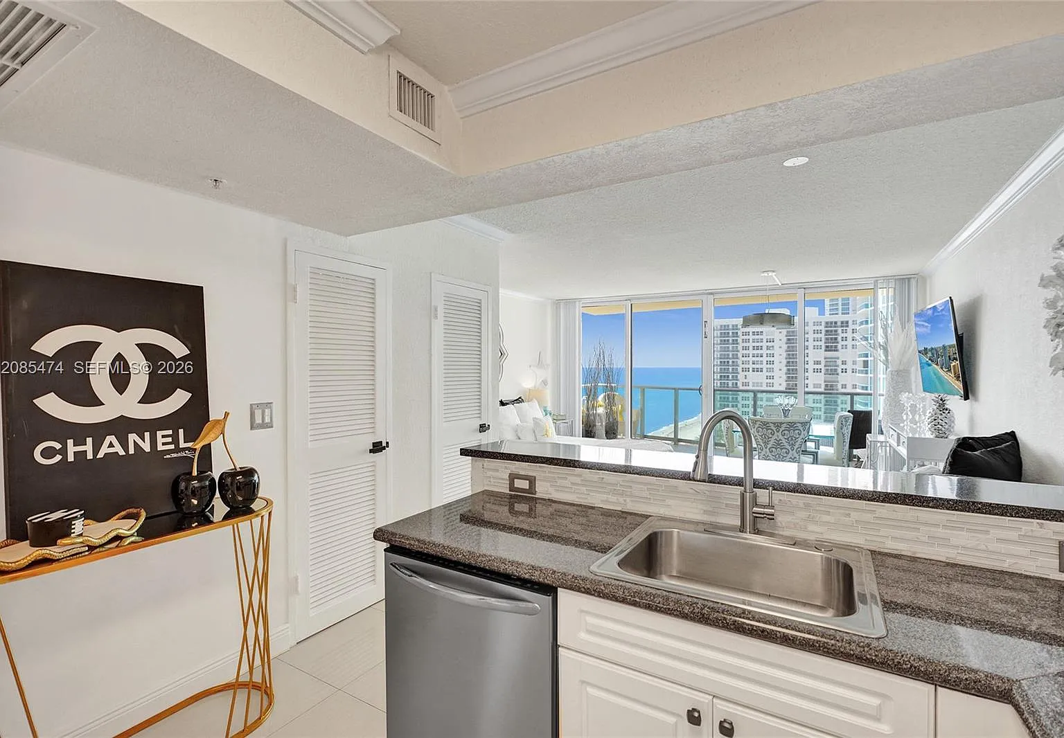 Wave Condo — Photo 4