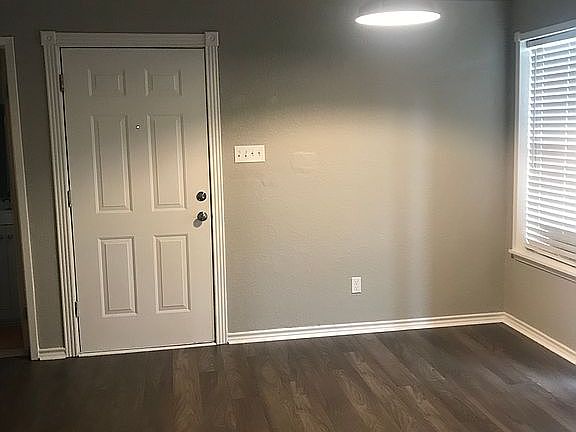 2nd image of 418 Garland Dr APT 135