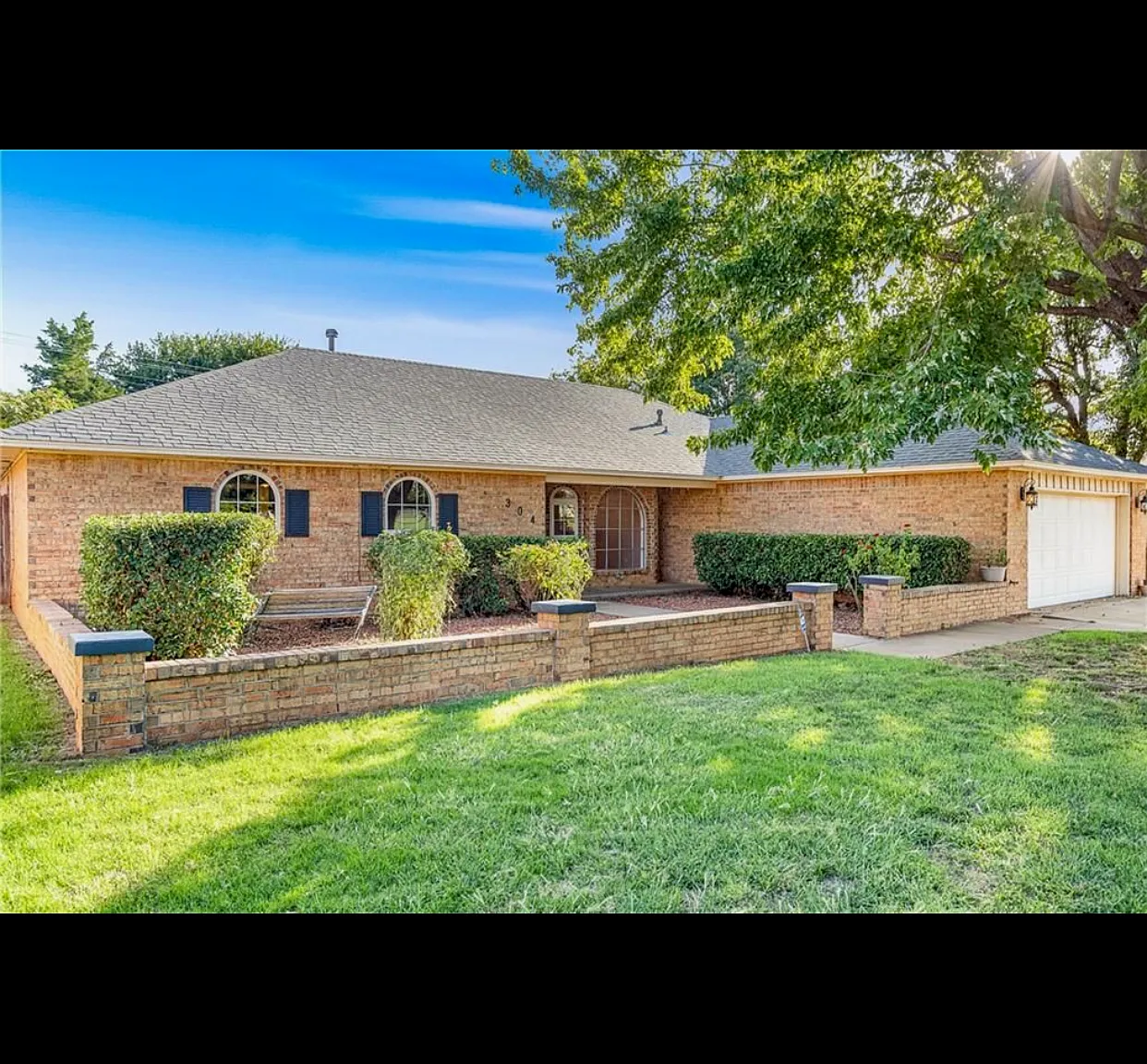 3 bed, 1998 sqft, $1,800 — Photo 1