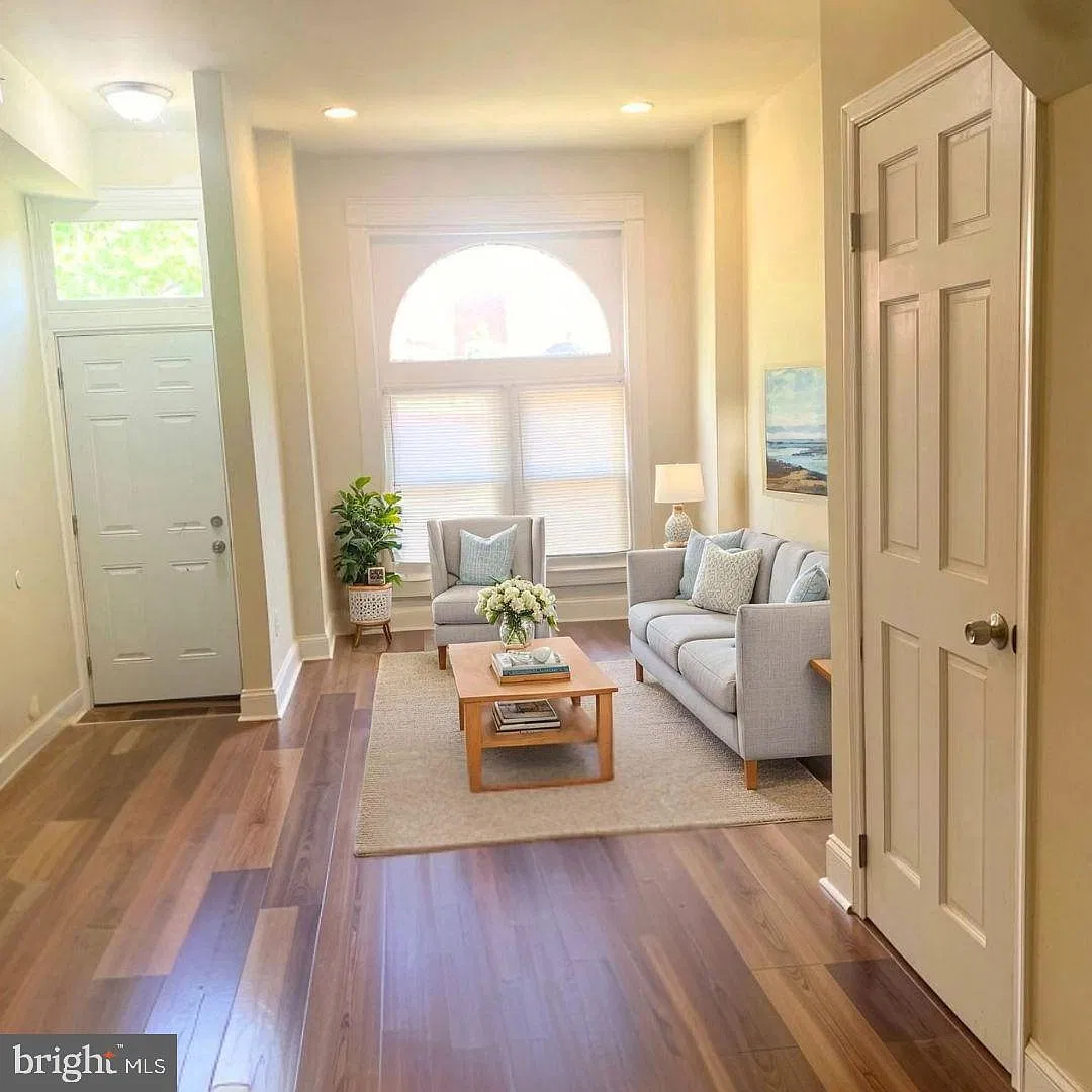 3 bed, 1.0 bath, 1270 sqft, $1,650 — Photo 4