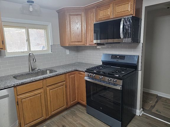 4th image of 3216 Brodhead Rd