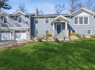 8 Warwick Rd, Morristown, NJ 07960