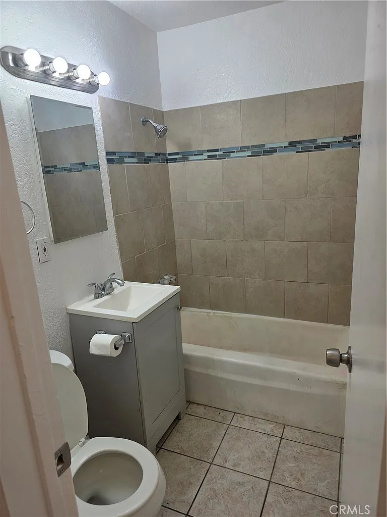 2 bed, 650 sqft, $1,750 — Photo 1
