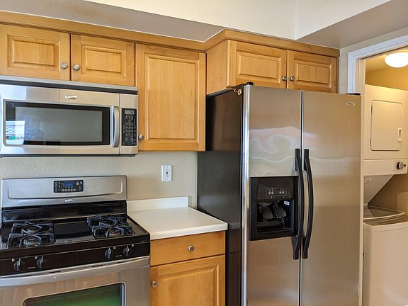 4th image of 9418 Twin Trails Dr Unit 201