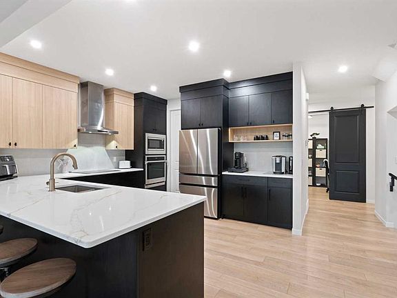 3rd image of 500 NE Cranbrook Gdns SE