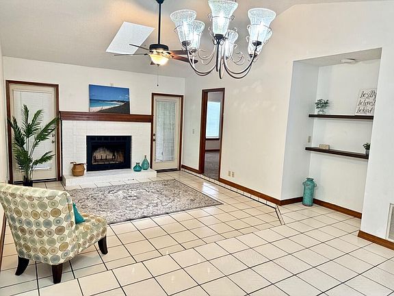 4th image of 72 Hidden Cove Ln #72