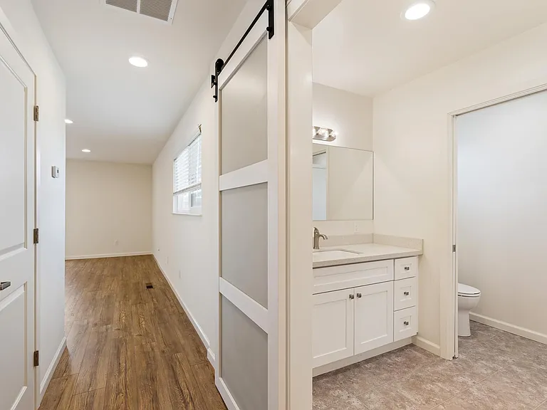 222 Mortimer Ln — Photo 19