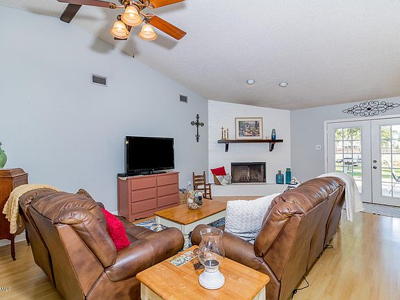5th image of 302 Aristotle Dr
