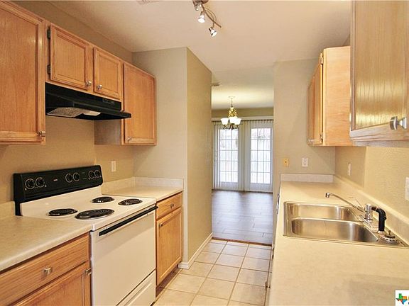3rd image of 21 Moss Rock Dr #B