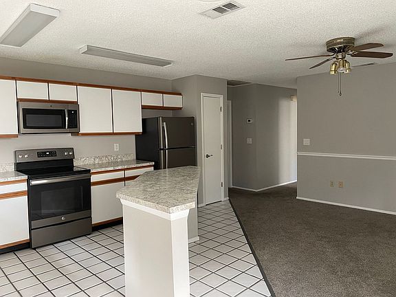 4th image of 529 Starstone Dr