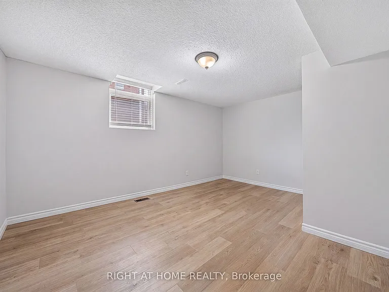2085 Golden Briar Trl #2083 — Photo 12