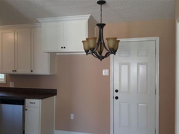 3rd image of 815 Lindo Dr