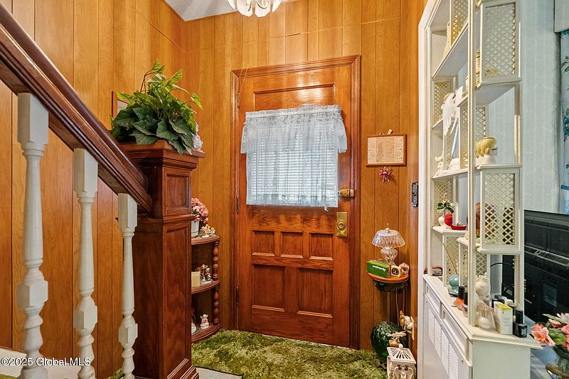 3rd image of 40 Mapleridge Avenue