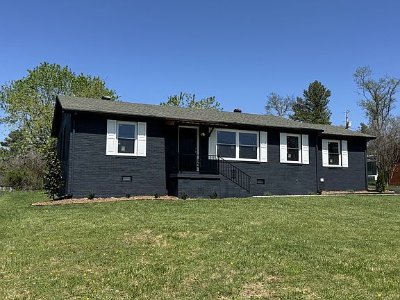 3rd image of 110 Greenbriar St