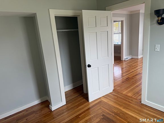 5th image of 159 Hickory St