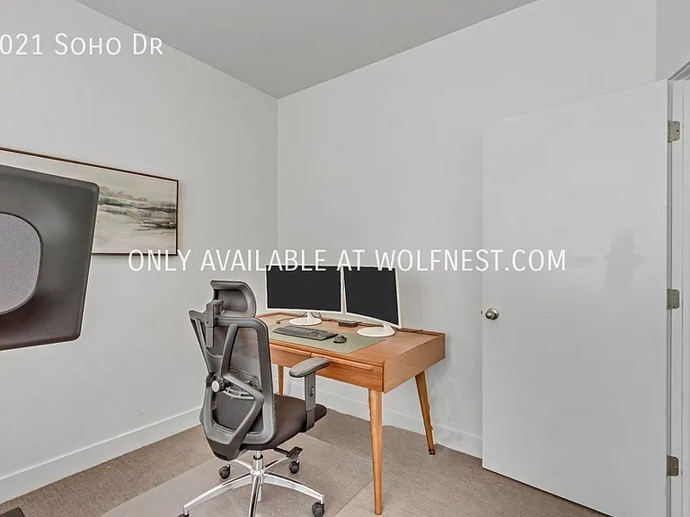 1021 Soho Dr — Photo 6