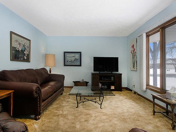 3rd image of 1025 Princeton Ct
