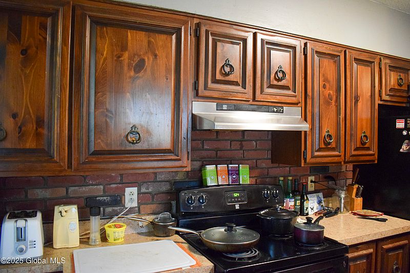 5th image of 219 Oswegatchie Road