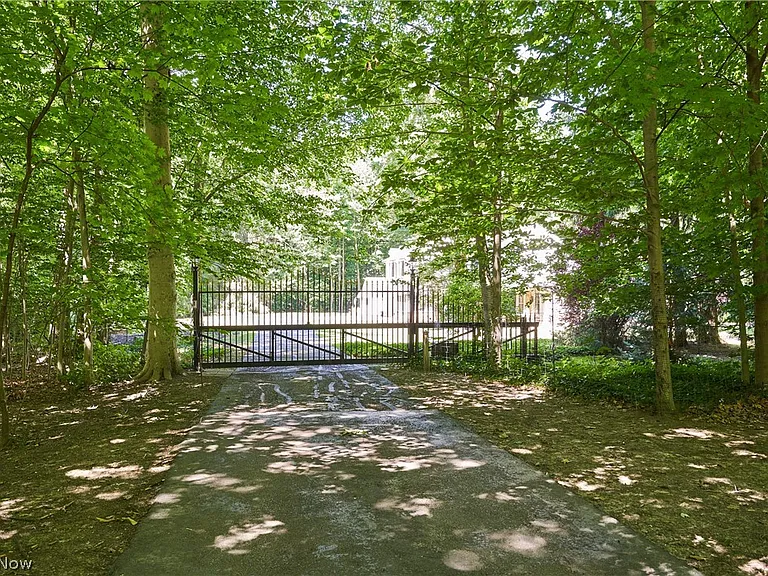 6933 Gates Rd — Photo 18