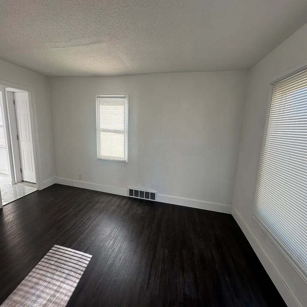 5246 Maryland Street - 1 — Photo 4