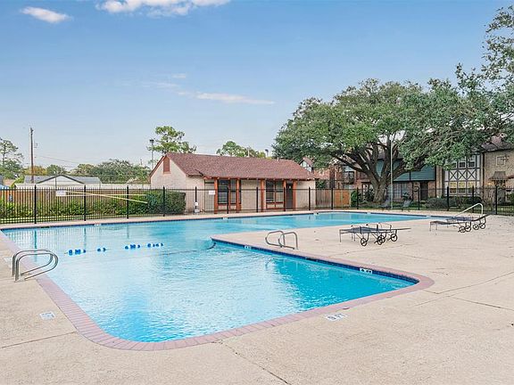 5th image of 2254 Shadowdale Drive #363