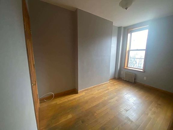 4th image of 450 49th St APT 8