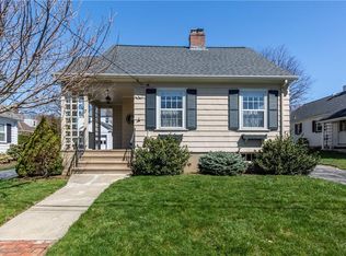 7 Alpha Ct, North Providence, RI 02911