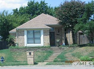 2525 Pecan Grove Ct, Irving, TX 75060