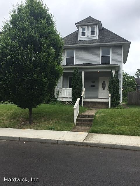 1st image of 1731 Oak St
