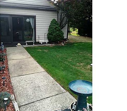 3rd image of 753 Fairway Cir