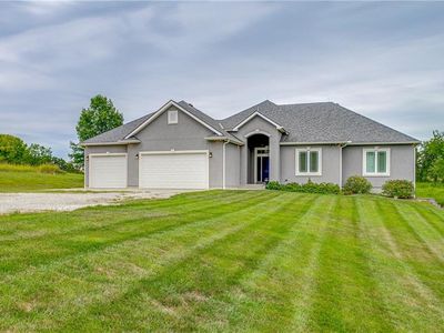 13833 Woodend Rd, Bonner Springs, KS, 66012