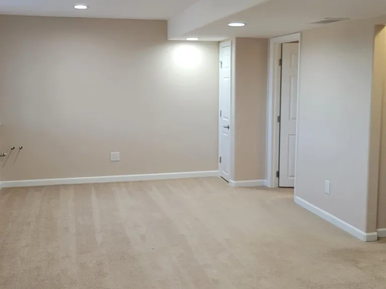 1427 N Challenger Dr — Photo 15