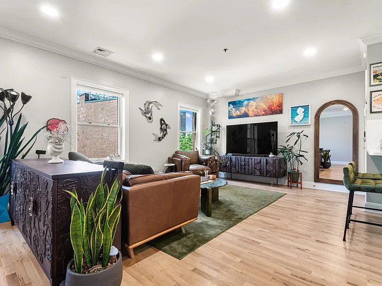 63 Sussex St #8 — Photo 2