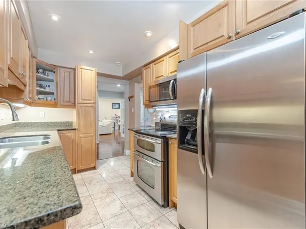 3 Placentia Blvd, Toronto, ON M1S 3Z4