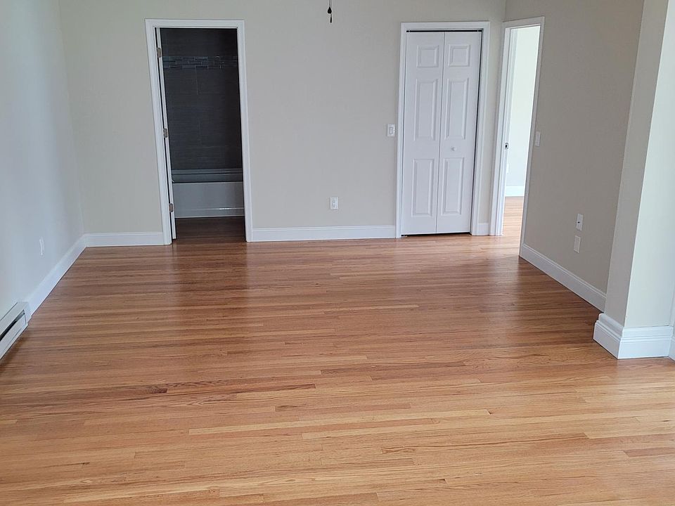 2nd image of 115 Laurel Grove Ct #103