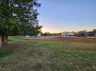 2670 Old Club Rd, Loudon, TN 37774