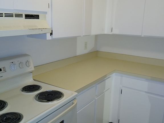 4th image of 150 Wax Myrtle Woods Ct APT 8B