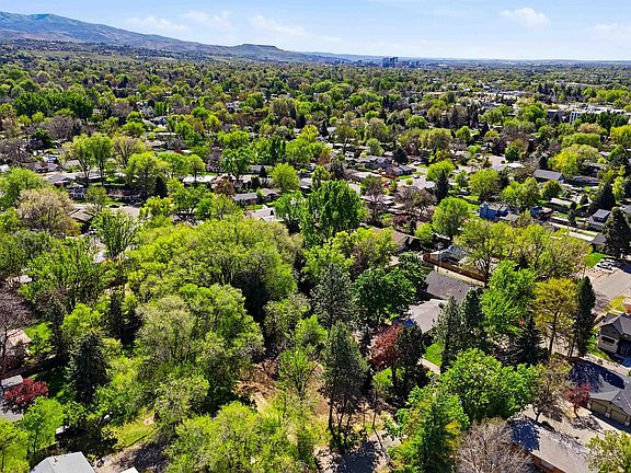 3rd image of 3012 N Tamarack Dr