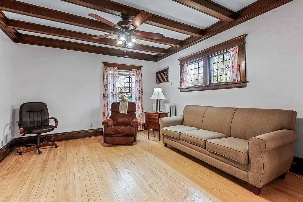 4 bed, 3217 sqft, $2,800 — Photo 1