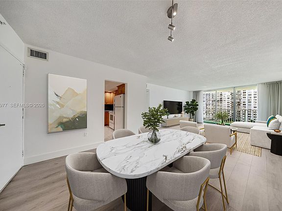 3rd image of 2801 NE 183rd St APT 912W