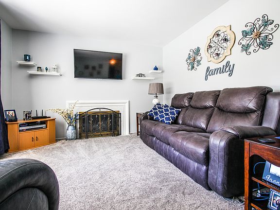 3rd image of 7091 Sprucewood Dr