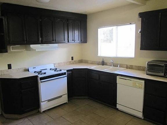 3rd image of 3431 Polk Ave