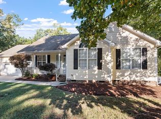 150 Oak Leaf Trl, Youngsville, NC 27596