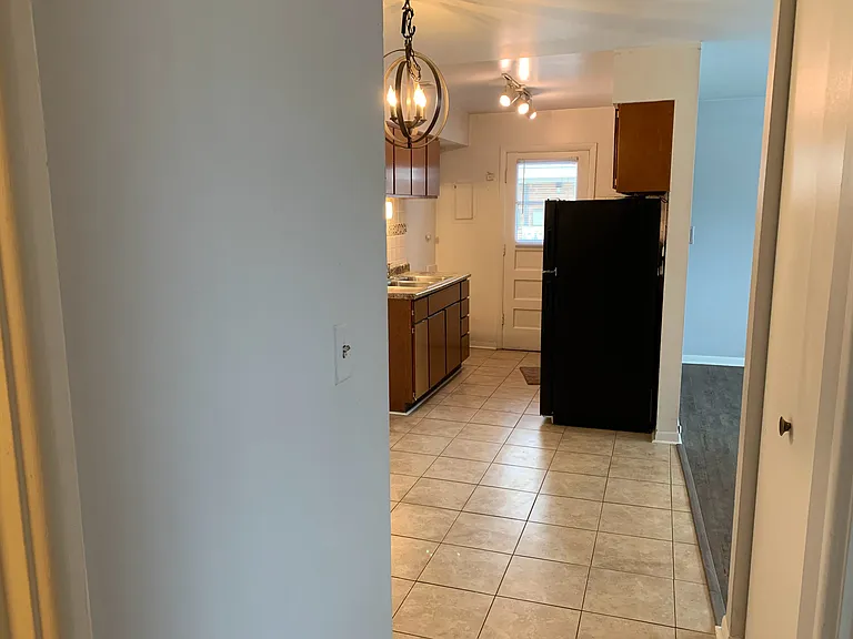64 E Fullerton Ave #B — Photo 8