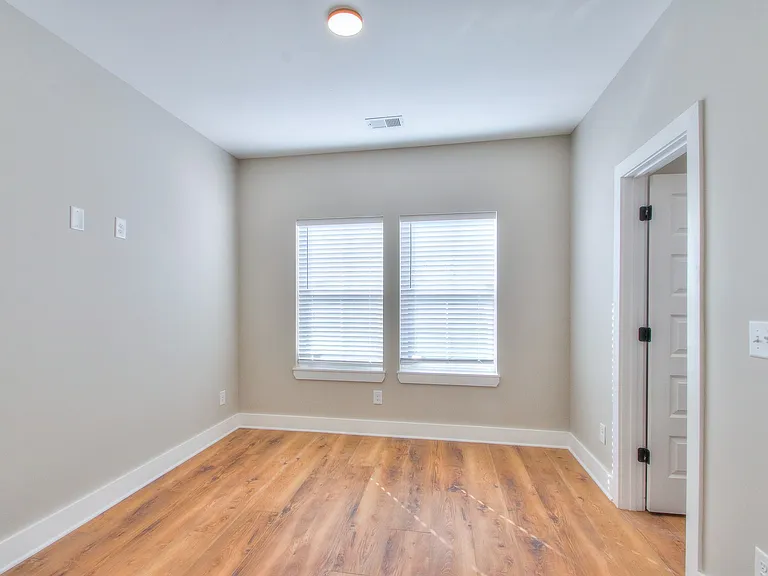 921 Spain Ave — Photo 25