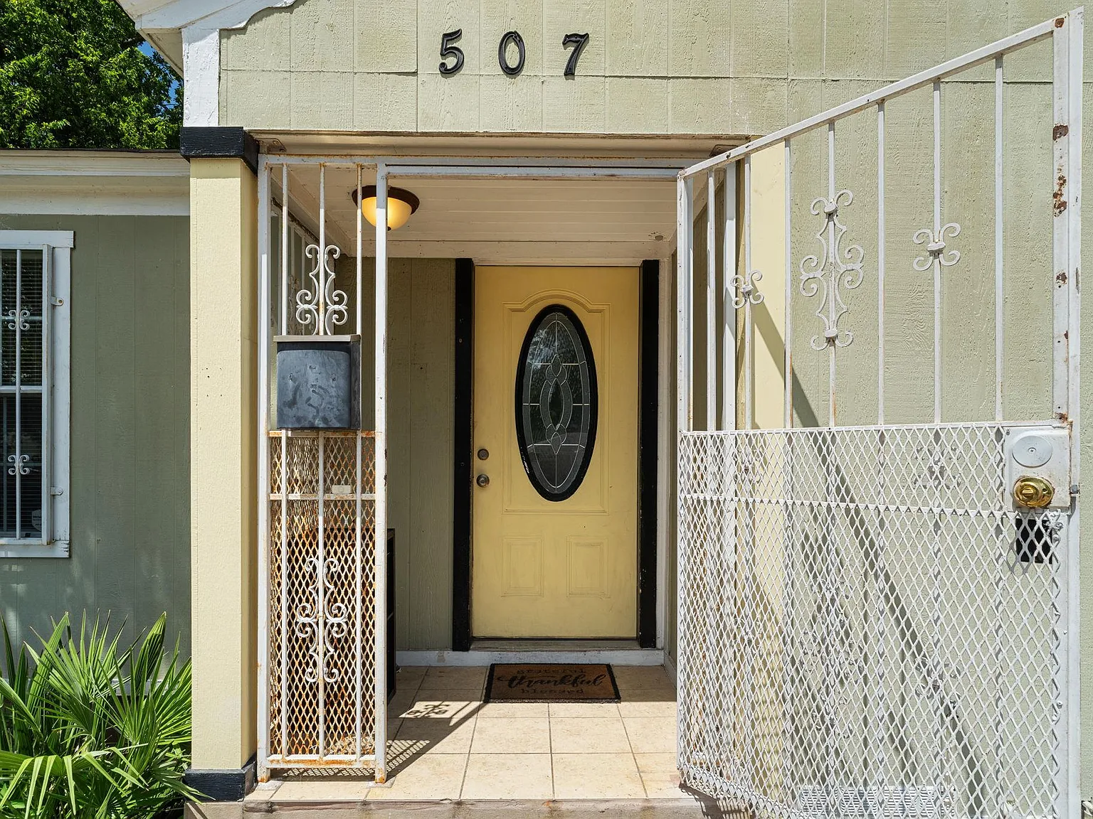 3 bed, 2.0 bath, 976 sqft, $1,200 — Photo 4
