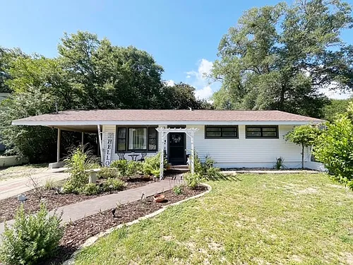 332 Chicago Ave Photo 1
