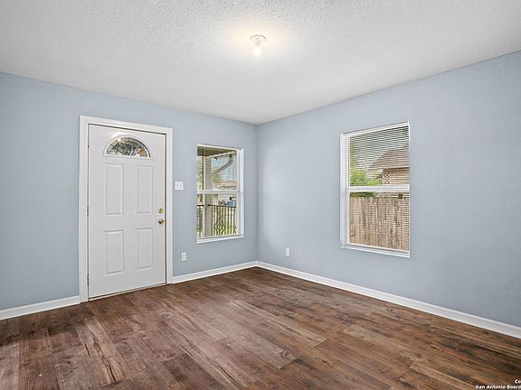 4th image of 925 PEABODY AVE