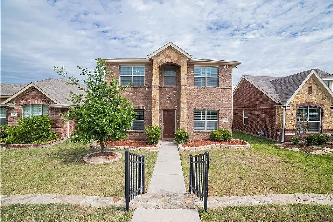 4 bed, 2062 sqft, $2,825 — Photo 1